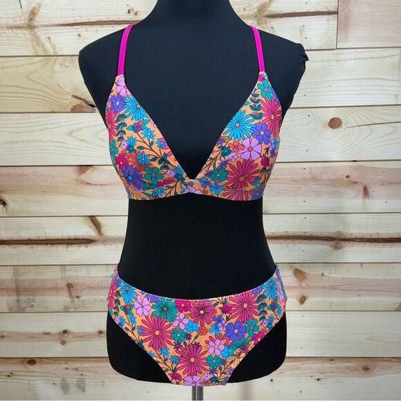 Bikini Set -Two Piece Swimsuit- V Neck-Low Rise - Crisscross Back -Large - Picture 2 of 6